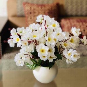 সাদা চেড়ি টেবিল টব